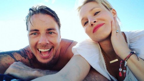 Kristen Bell And Dax Shepard Travel Home To The ‘dirty Old’ Michigan With Their Daughters
